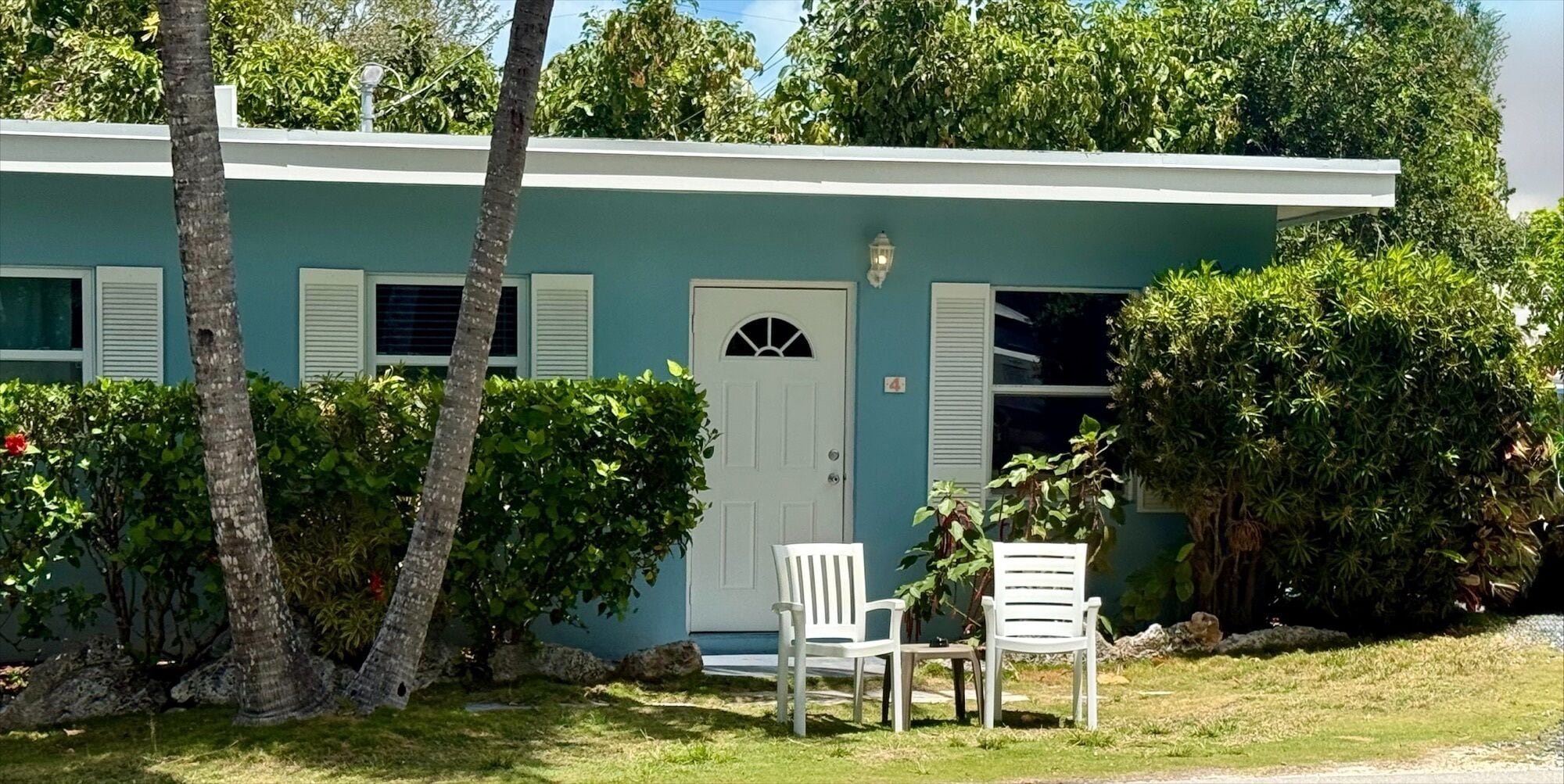 Cottage 4 | Individually decorated, individually furnished, blackout drapes