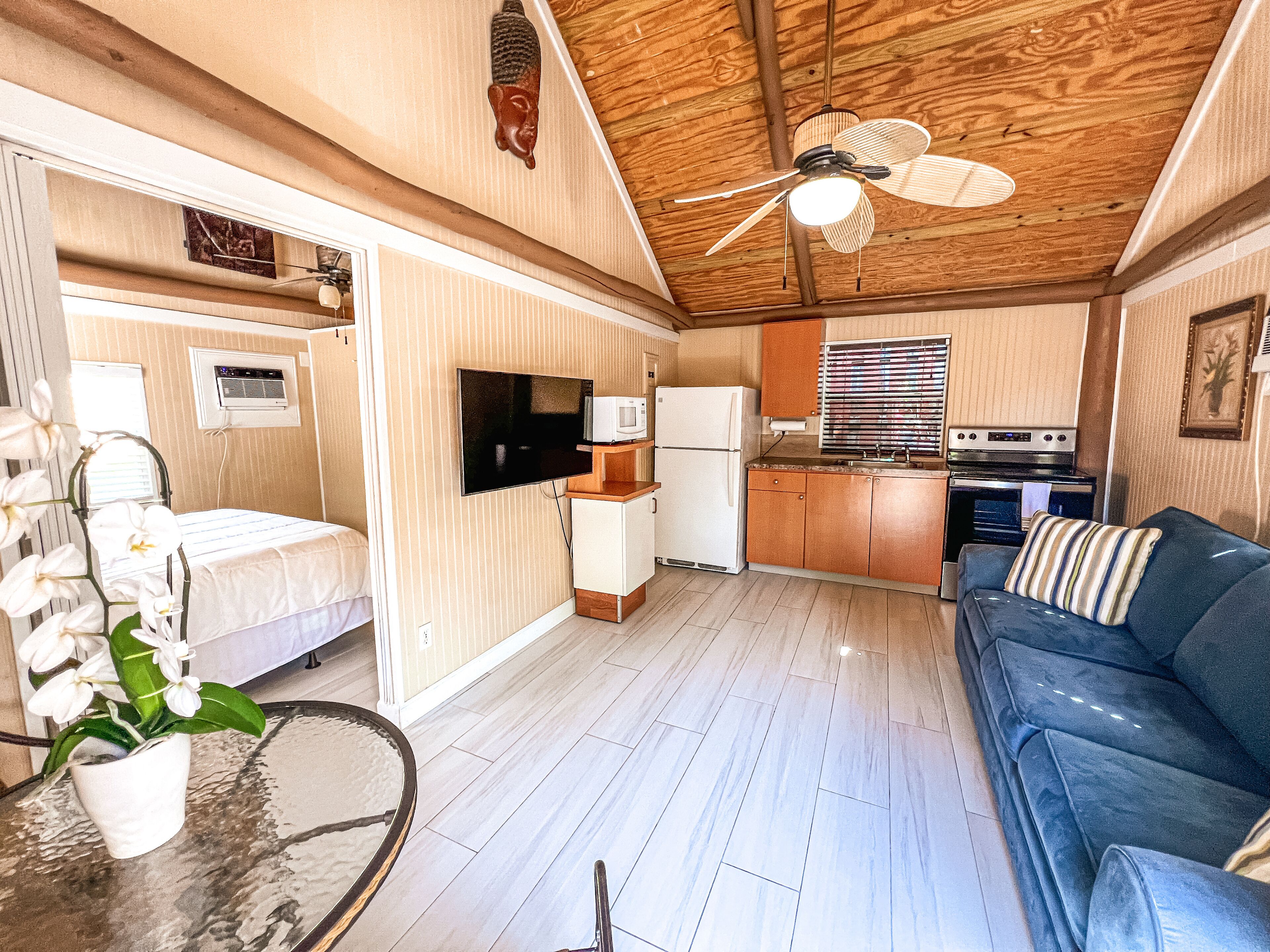 tiki suite handicap accessible | living area | tv
