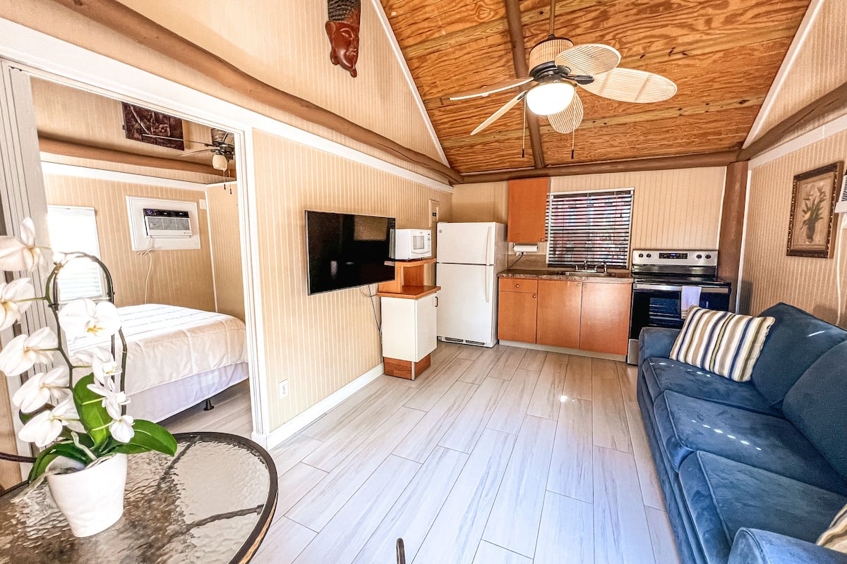 tiki suite handicap accessible | living area | tv