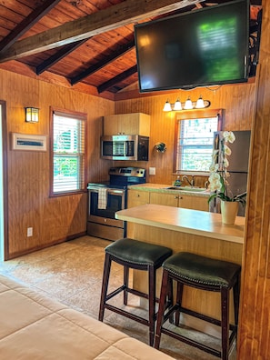 Individually decorated, individually furnished, blackout curtains - Sunset Cove Beach Resort (Key Largo)