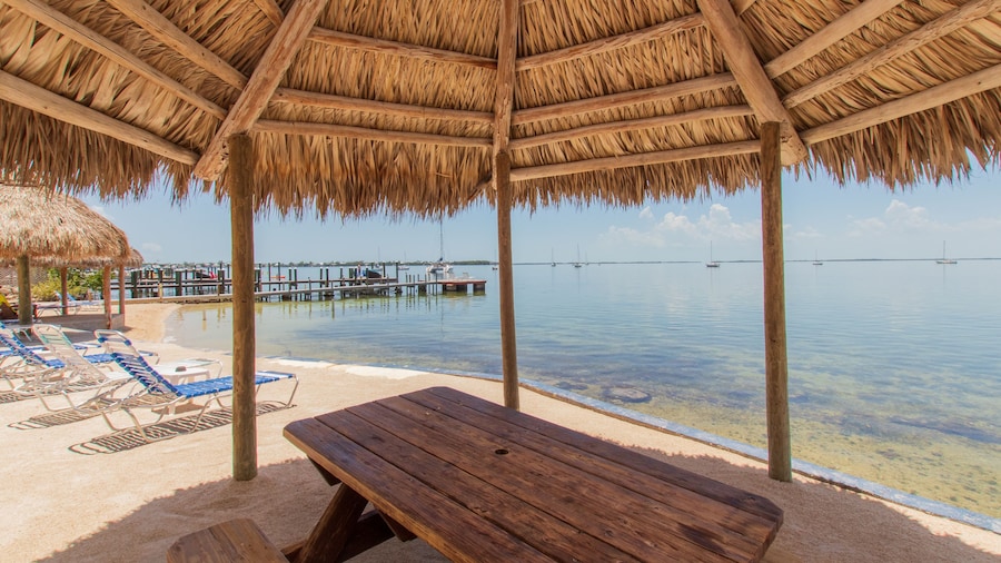 Sunset Cove Beach Resort
