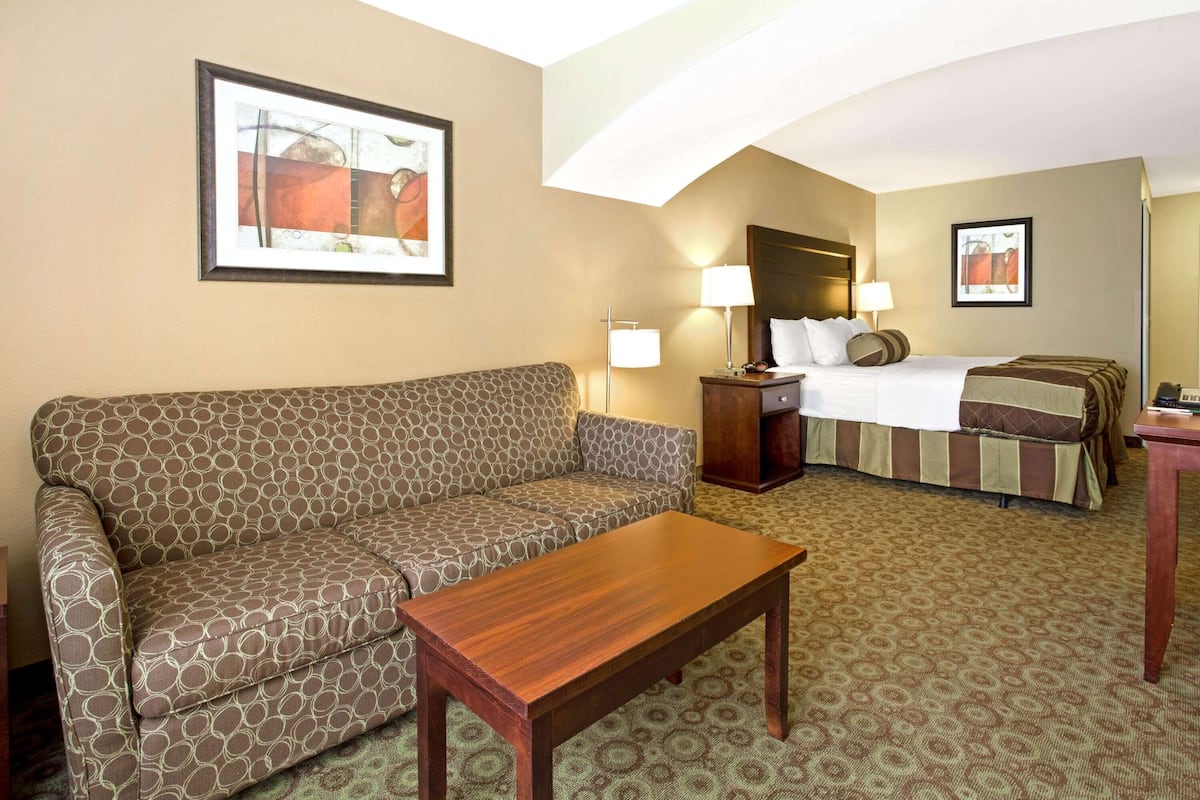 premium bedding, pillow-top beds, desk, iron/ironing board