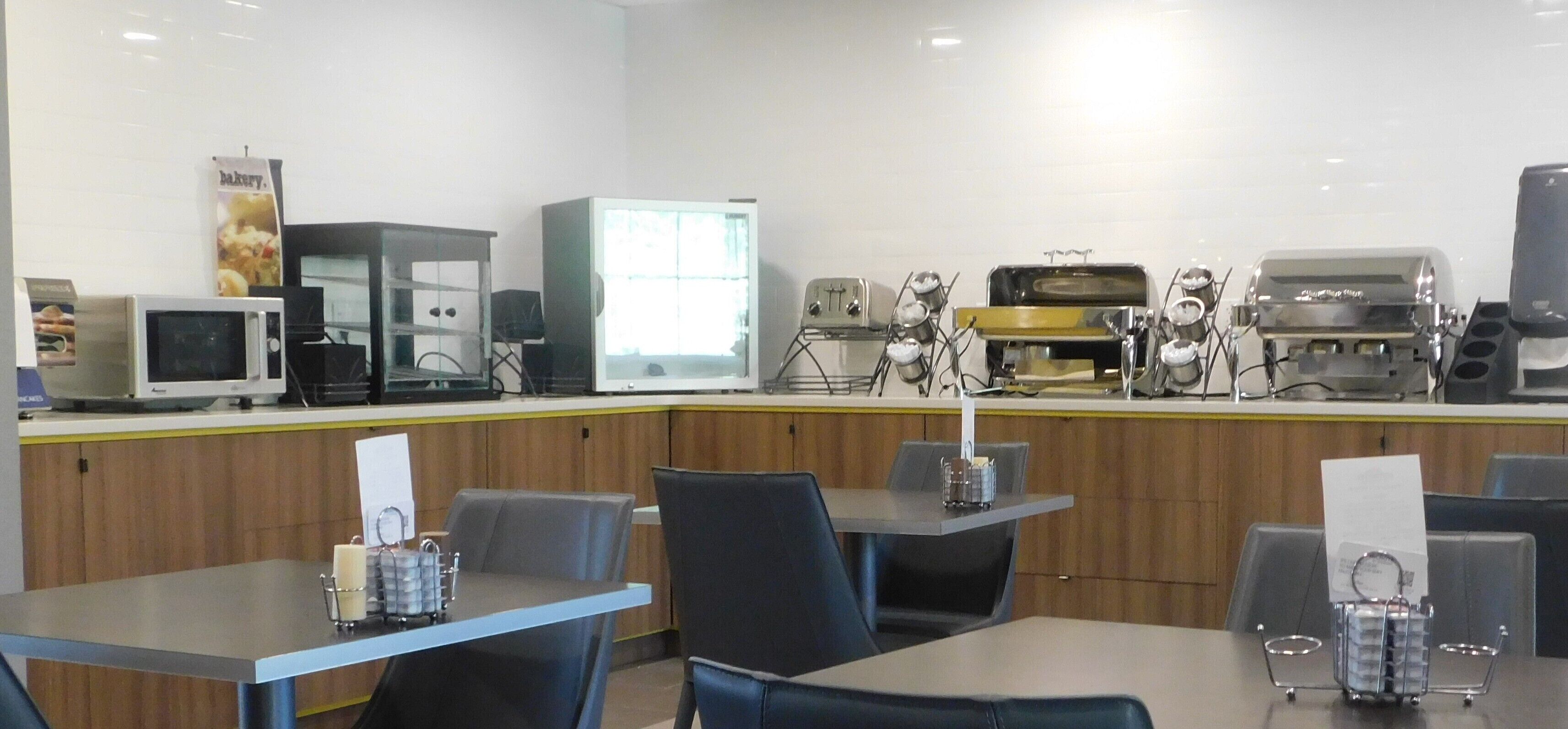 free daily continental breakfast