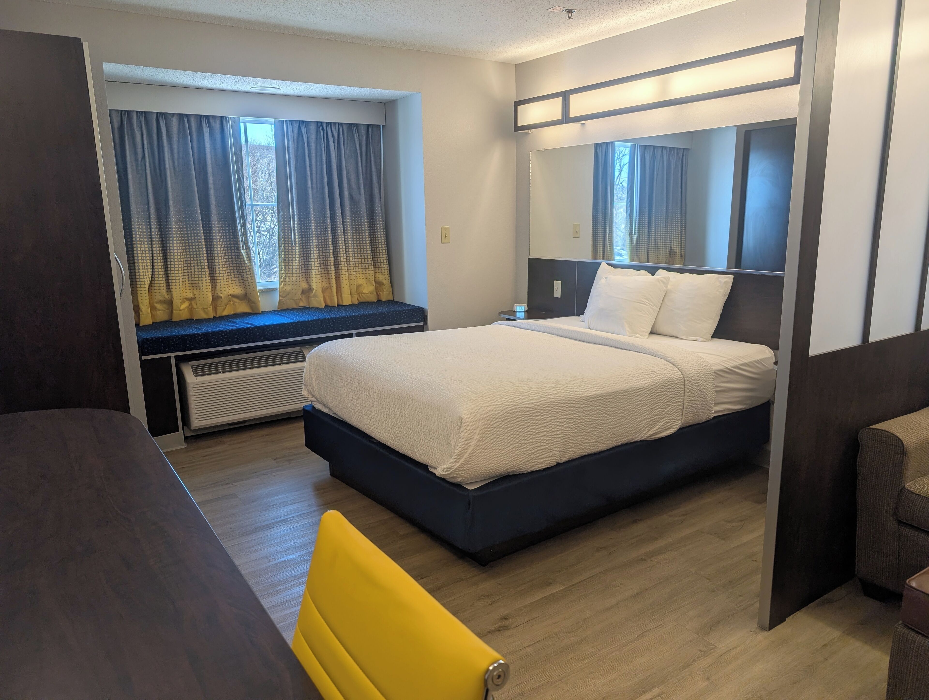 In-room safe, desk, soundproofing, iron/ironing board