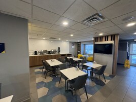 Free daily continental breakfast