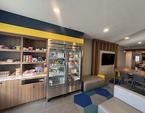 Reception - Microtel Inn & Suites by Wyndham Wheeling at Highlands (Triadelphia)