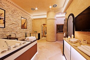 Sauna seca, banheira de hidromassagem, sauna a vapor