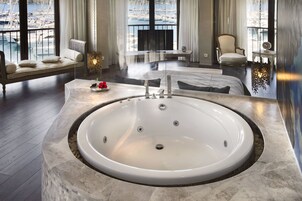 Tower Suites | Jetted tub