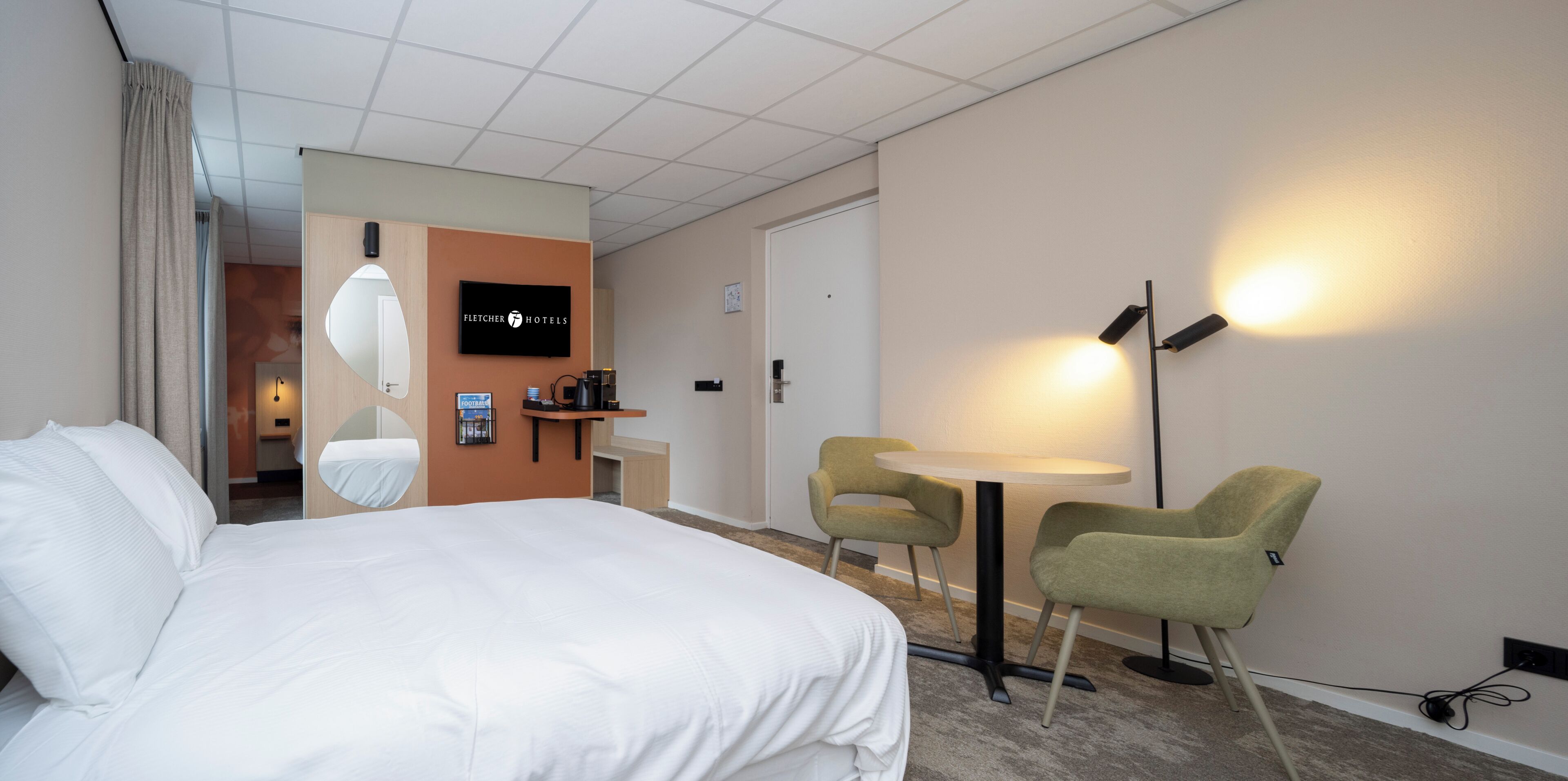 Family Room (shower) | In-room safe, desk, WiFi (free), bed sheets