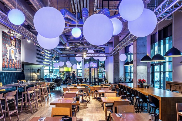 Breakfast, lunch, dinner served; international cuisine