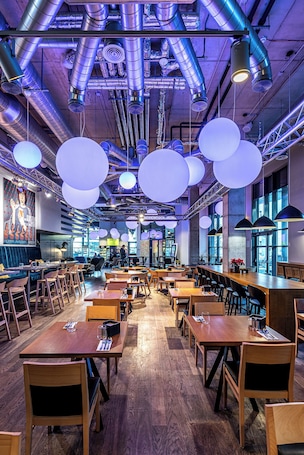 Breakfast, lunch, dinner served; international cuisine