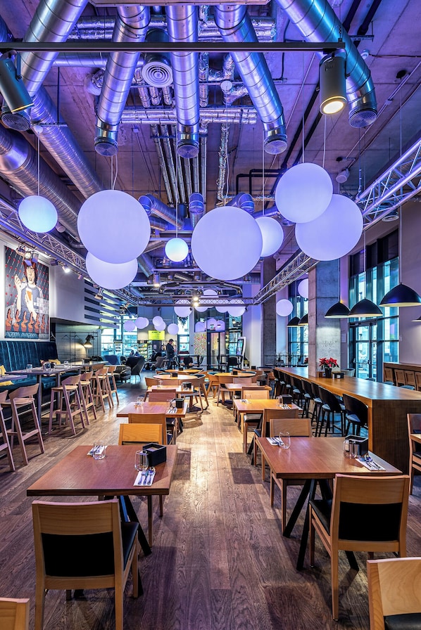 Se sirven desayunos, almuerzos, cenas y cocina internacional