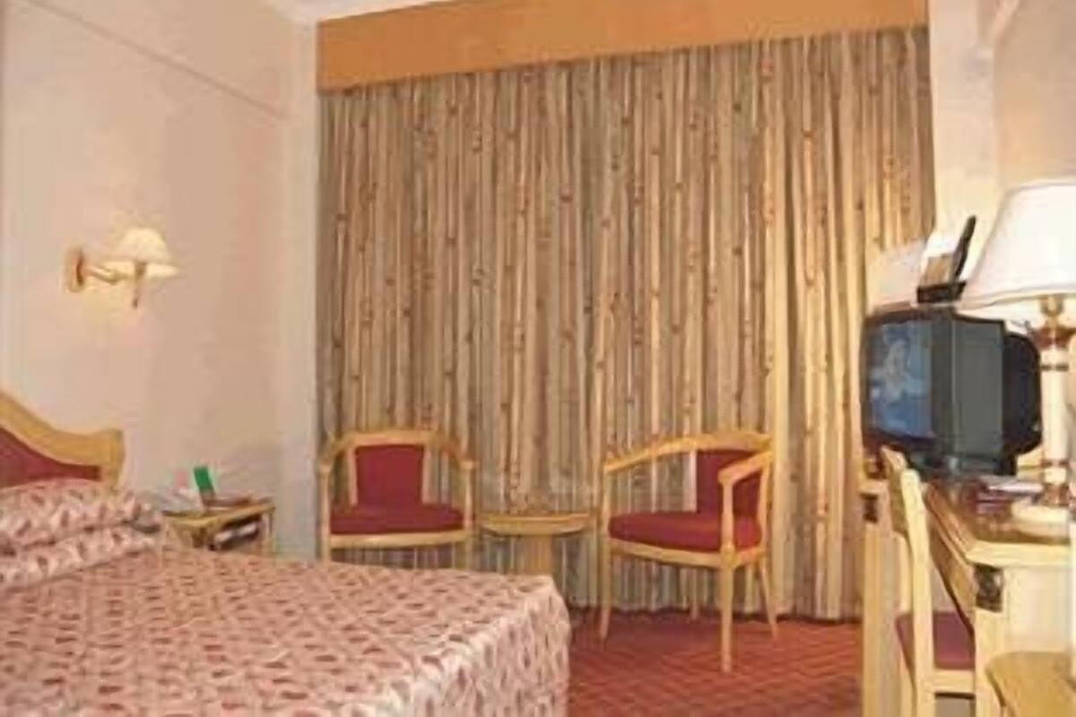 Deluxe Room, 1 King Bed