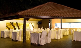 Desayuno buffet diario (XAF 15000 por persona)