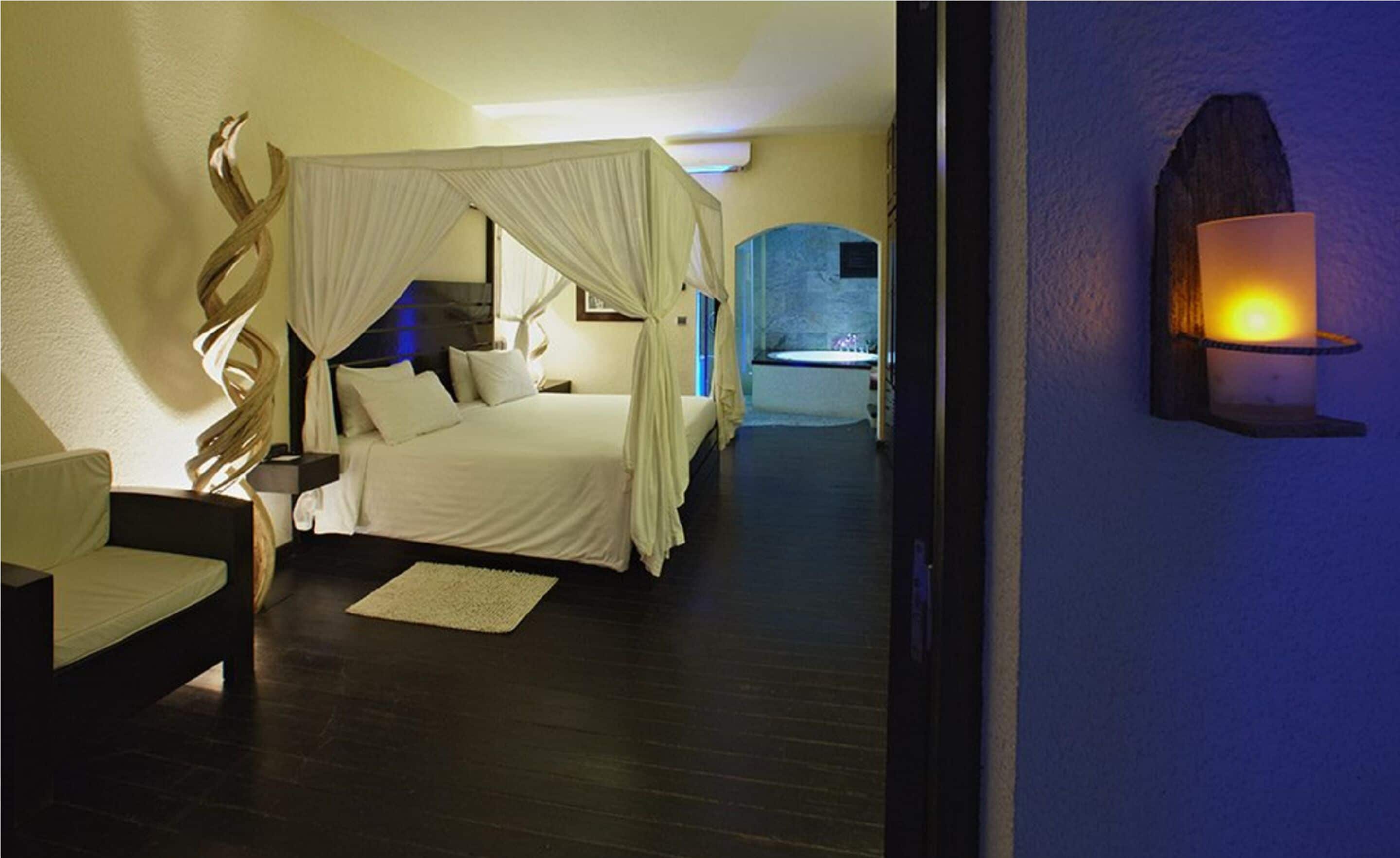 minibar, in-room safe, laptop workspace, iron/ironing board