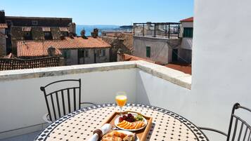 Deluxe Double Room, Sea View | Terrace/patio