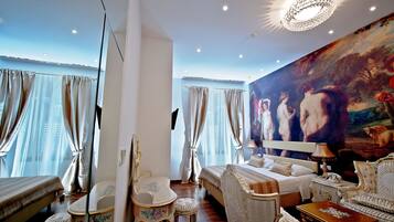 Junior Suite | Hypo-allergenic bedding, Select Comfort beds, minibar, in-room safe