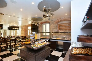Daily buffet breakfast (EUR 25 per person)