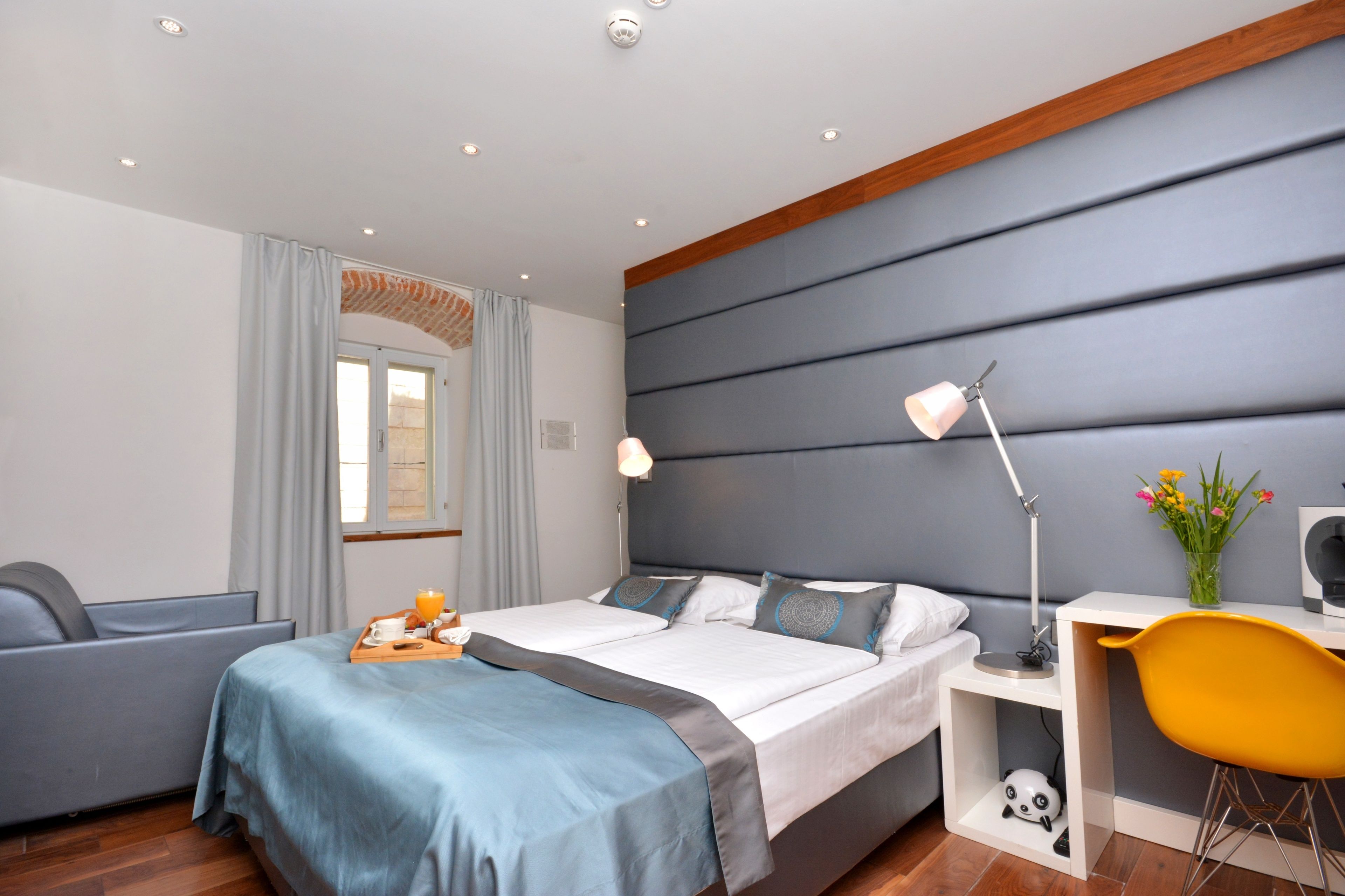 Literie hypoallergénique, matelas Select Comfort, minibar