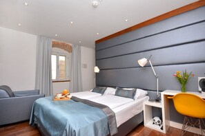 防敏寢具、Select Comfort 床墊、迷你吧、房內夾萬