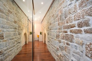 Standard Double Room | Hypo-allergenic bedding, Select Comfort beds, minibar, in-room safe