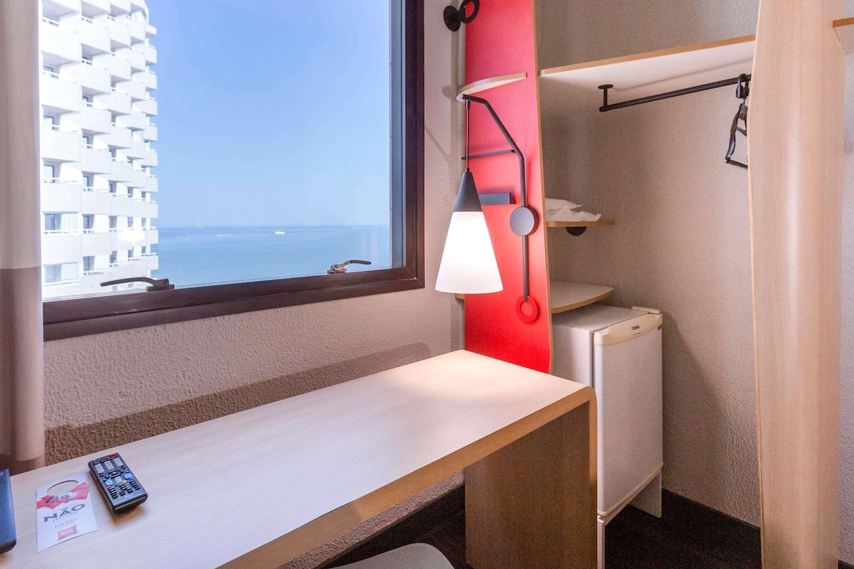 Minibar, tende oscuranti, Wi-Fi gratuito, lenzuola