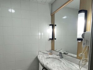 Chambre Standard avec lits jumeaux, 3 lits une place