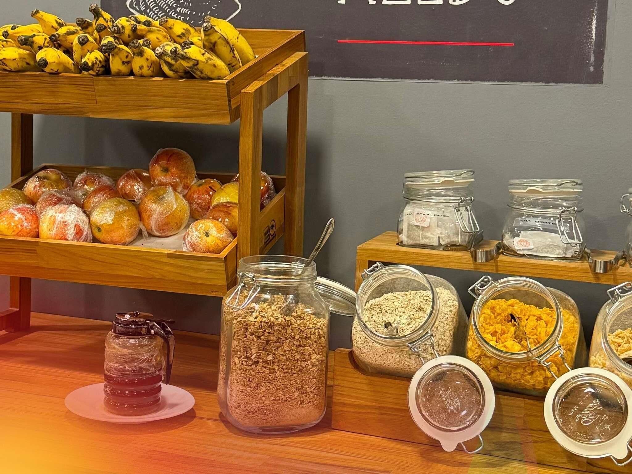 Daily buffet breakfast (BRL 58.00 per person)