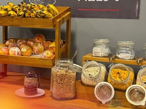 Petit déjeuner buffet (58.00 BRL par personne)