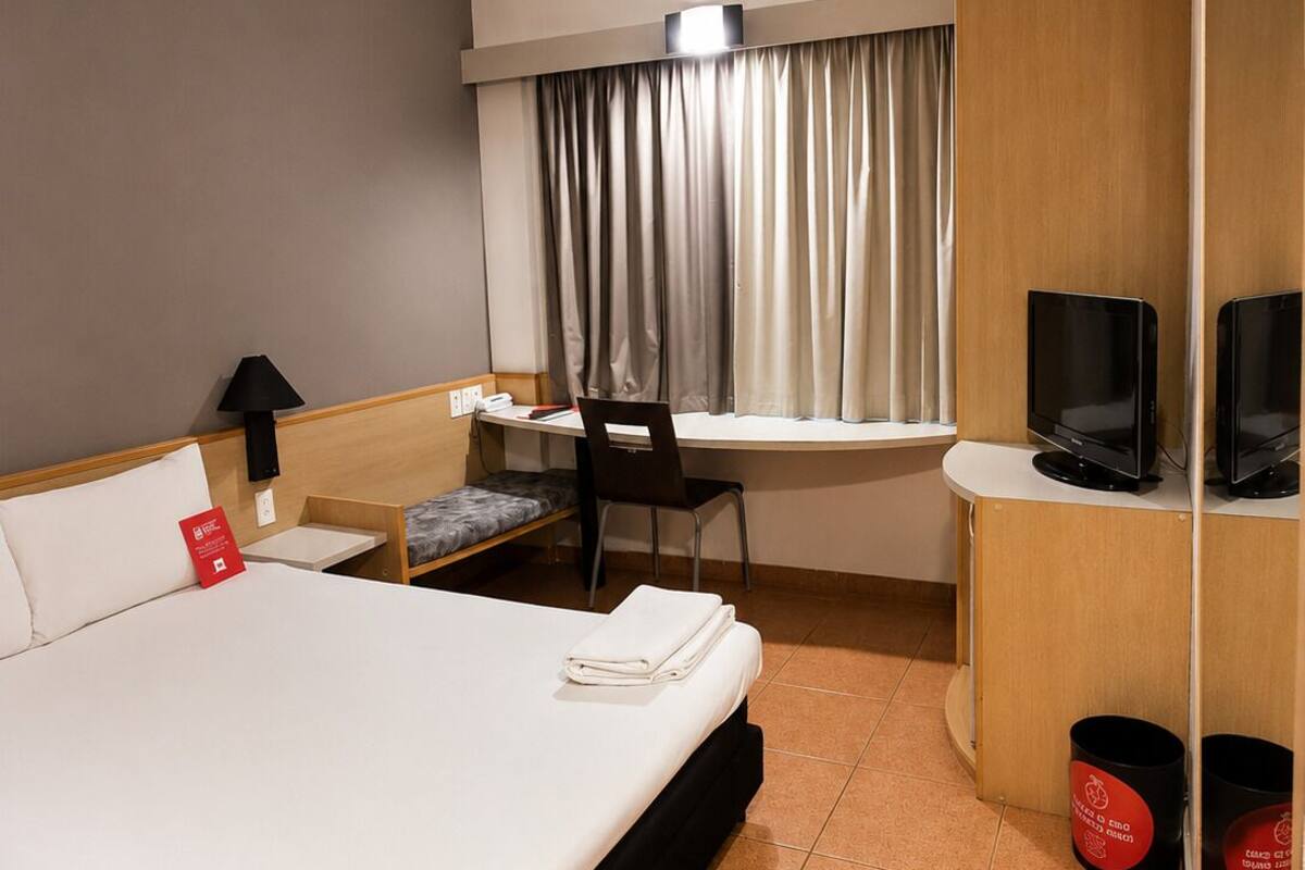 Appartement Standard, 1 lit double, accessible aux personnes à mobilité réduite | Minibar, rideaux occultants, Wi-Fi gratuit, draps fournis