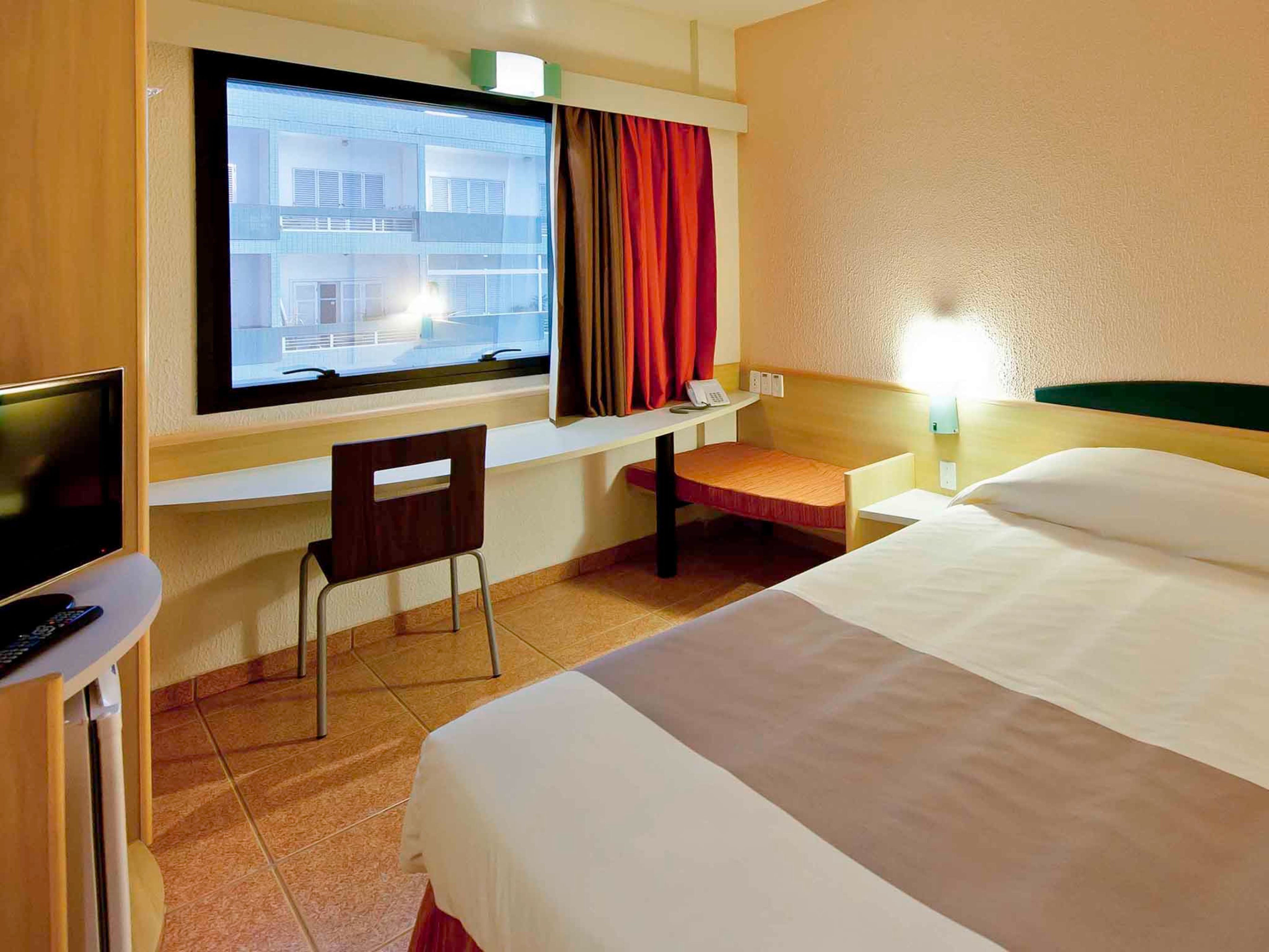 standard room, 1 double bed | minibar, blackout curtains, free wifi, bed sheets