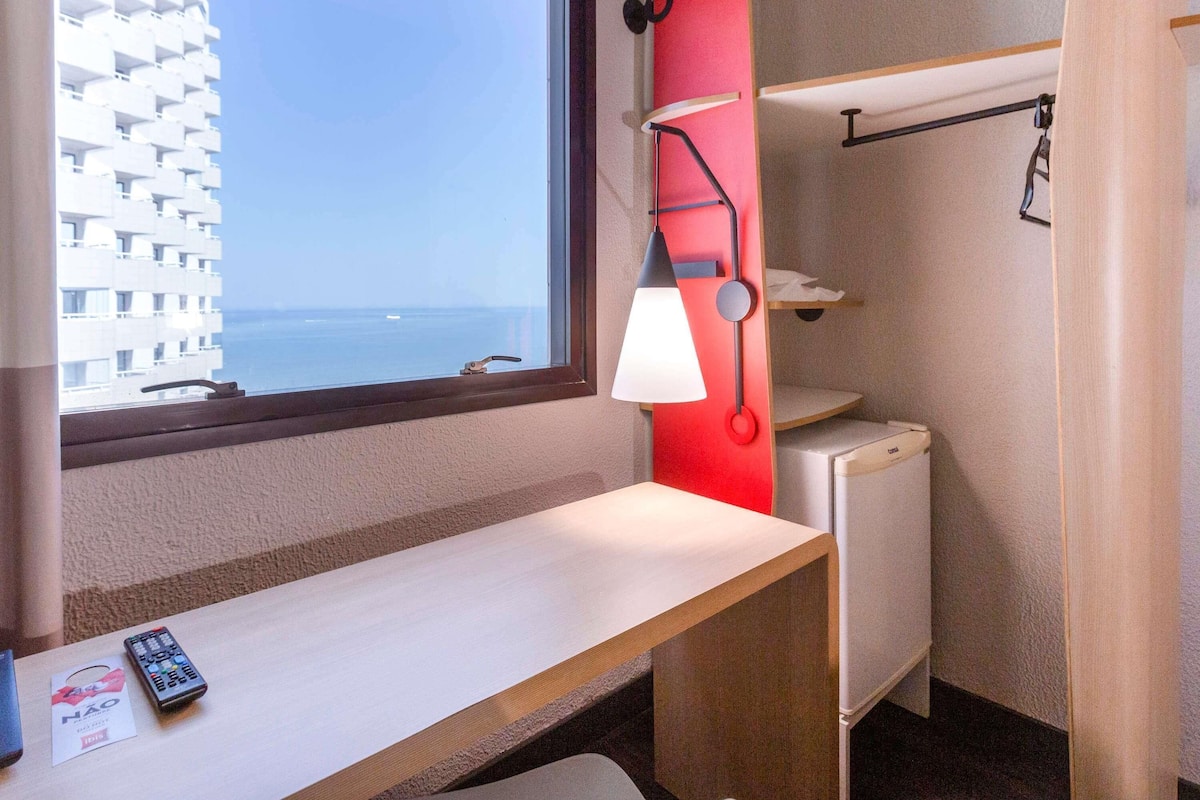 Minibar, blackout curtains, free WiFi, bed sheets