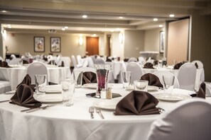 Banquet hall - Inn of West Little Rock (Little Rock)