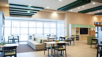 Breakfast and dinner served, American cuisine