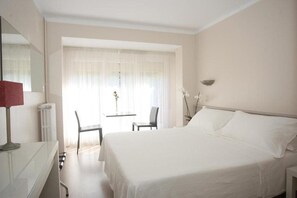 Minibar, in-room safe - Sol Park (Sant Julia de Loria)