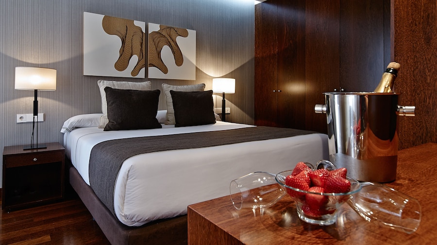 Hotel Carrís Cardenal Quevedo