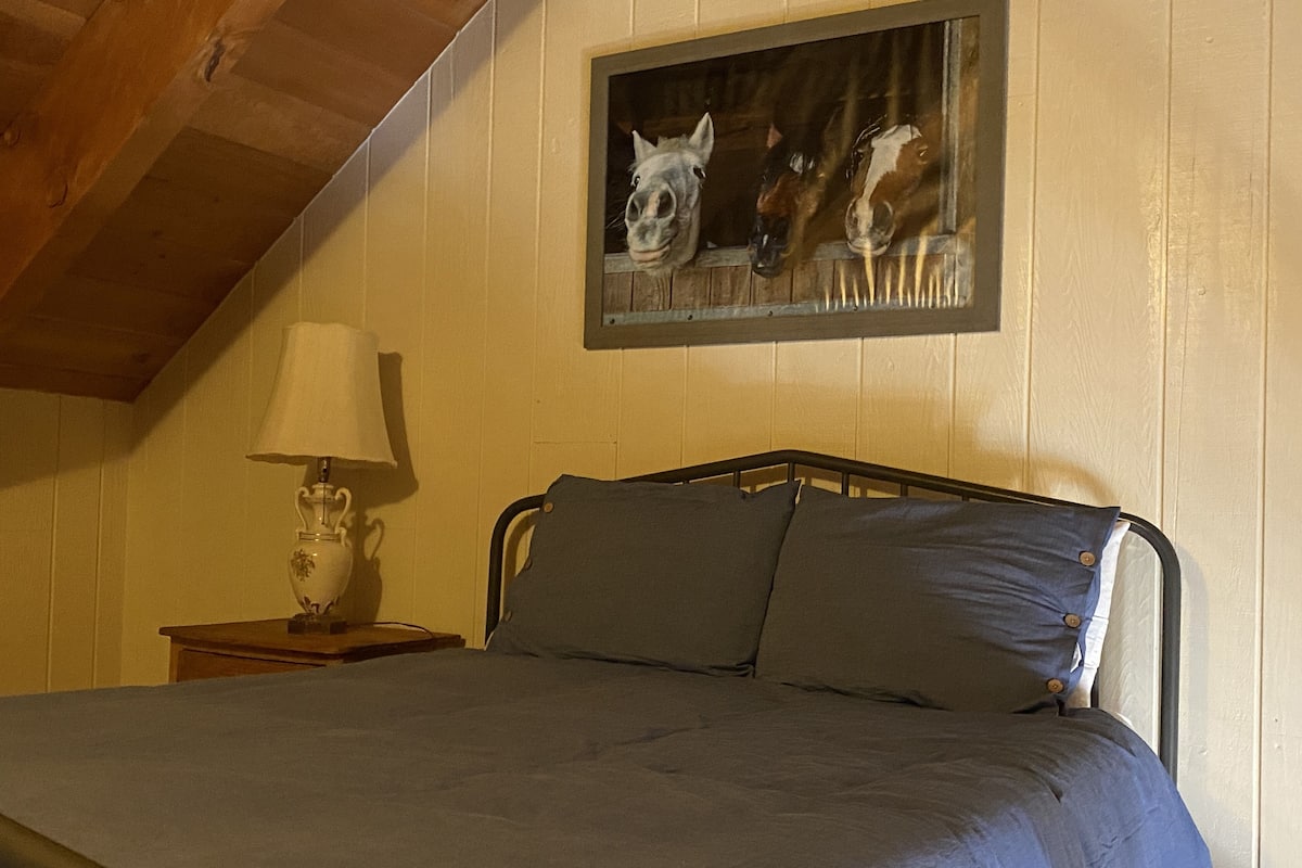 Standard Quadruple Room, 2 Queen Beds | 1 bedroom, memory foam beds, blackout drapes, bed sheets