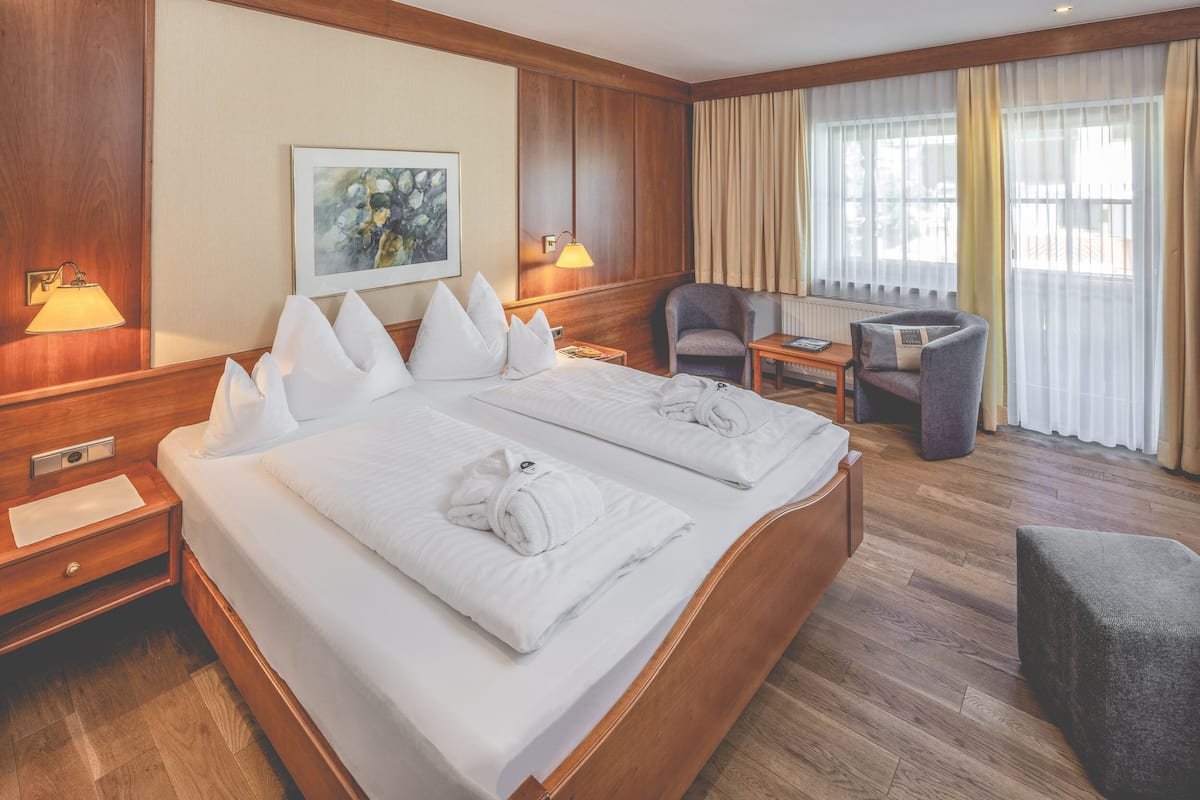 Double Room, Balcony (Superior) | Premium bedding, in-room safe, desk, laptop workspace
