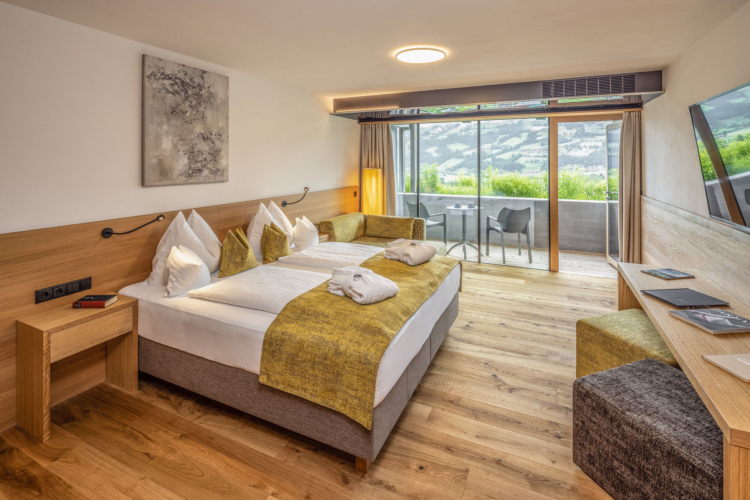 premium bedding, in-room safe, desk, laptop workspace