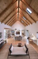 家庭别墅 | 起居区 | 平板电视、壁炉