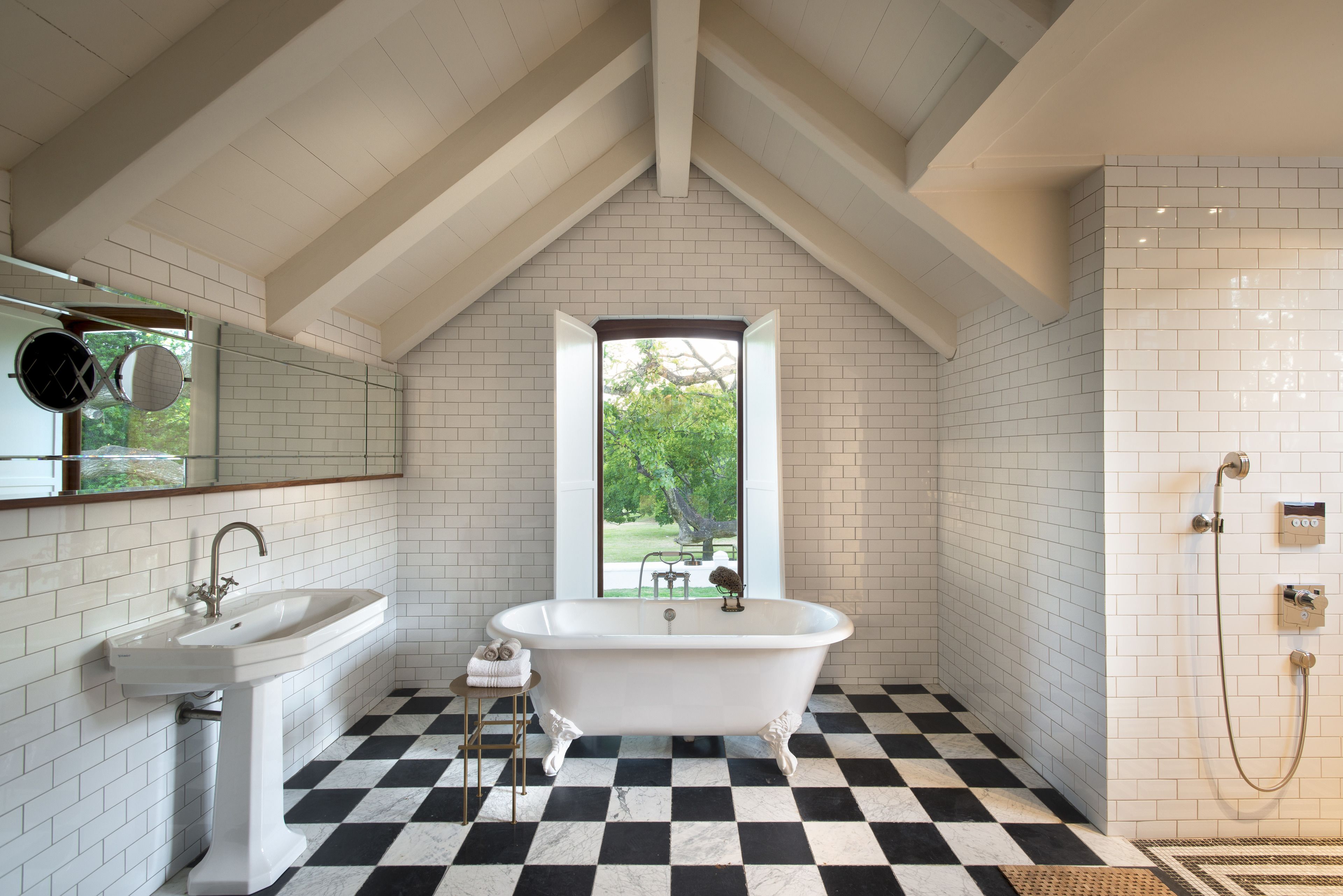 suite (farmhouse) | bathroom | separate bathtub and shower, deep-soaking bathtub, free toiletries