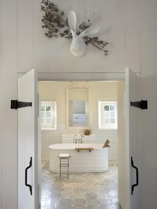 Family Villa | Bathroom | Separate tub and shower, deep soaking tub, free toiletries, hair dryer