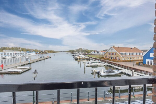 View from room - Fletcher Nautisch Kwartier (Huizen)