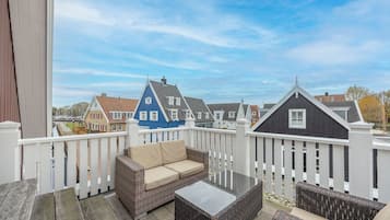 Suite, Lake View | Balcony