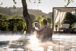 2 indoor pools, 2 outdoor pools, pool umbrellas, pool loungers - Terme Preistoriche Resort & Spa (Montegrotto Terme)
