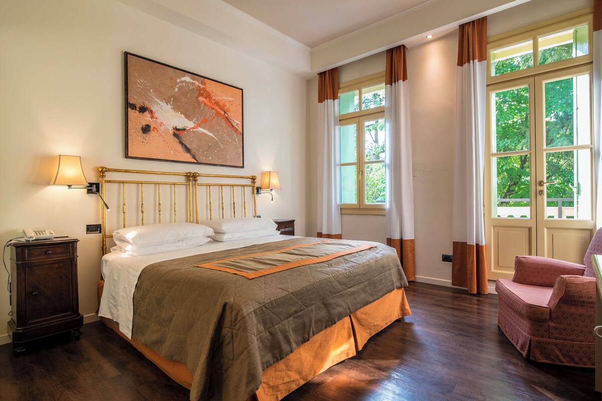 Phòng đôi hoặc 2 giường đơn Deluxe | 1 phòng ngủ, minibar, két bảo mật tại phòng, bàn 