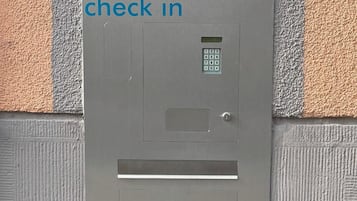 Check-in/check-out kiosk