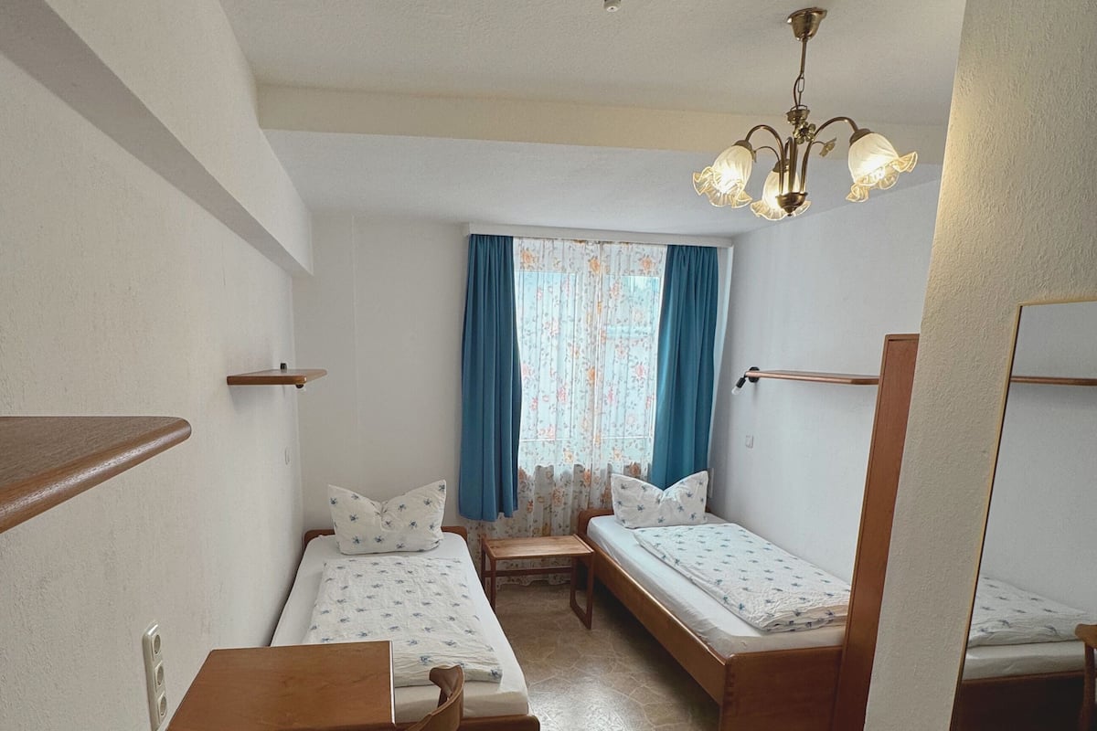 Basic Double or Twin Room | Hypo-allergenic bedding, individually decorated, individually furnished