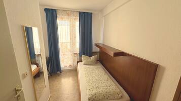 Single Room | Hypo-allergenic bedding, individually decorated, individually furnished