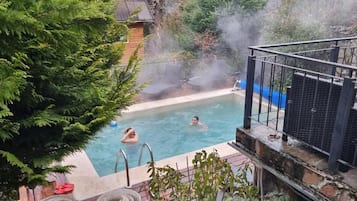 Kolam renang terbuka